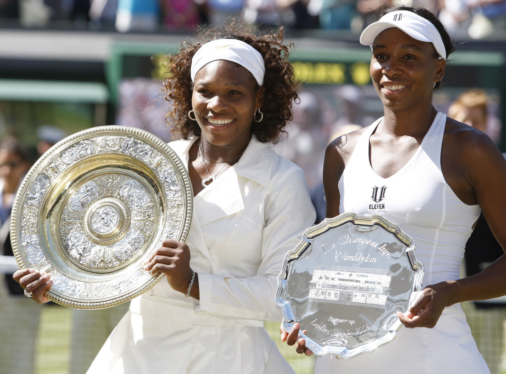 2009: Serena beats sister Venus Williams for Wimbledon title